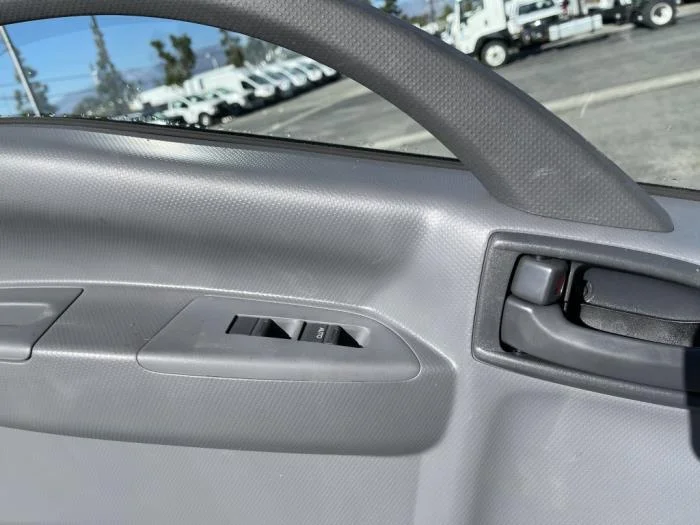 2025 Isuzu NPR - image 10