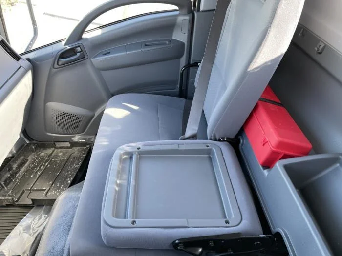 2025 Isuzu NPR - image 8