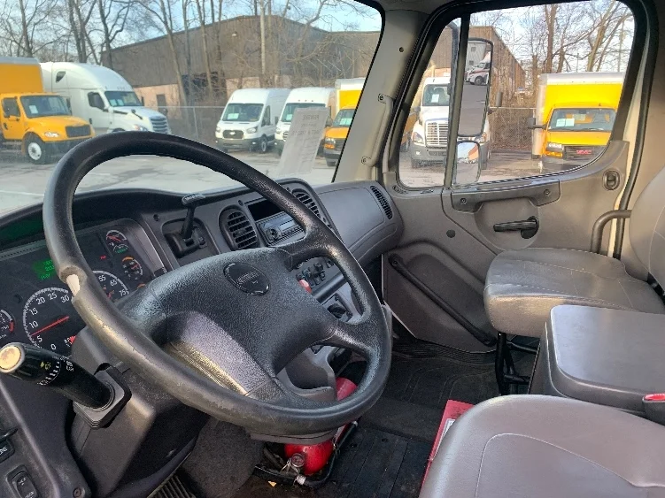 2017 Freightliner M2 106 - image 10