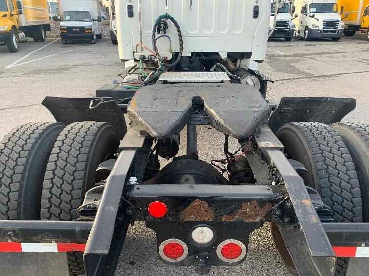 2017 Freightliner M2 106 - image 6