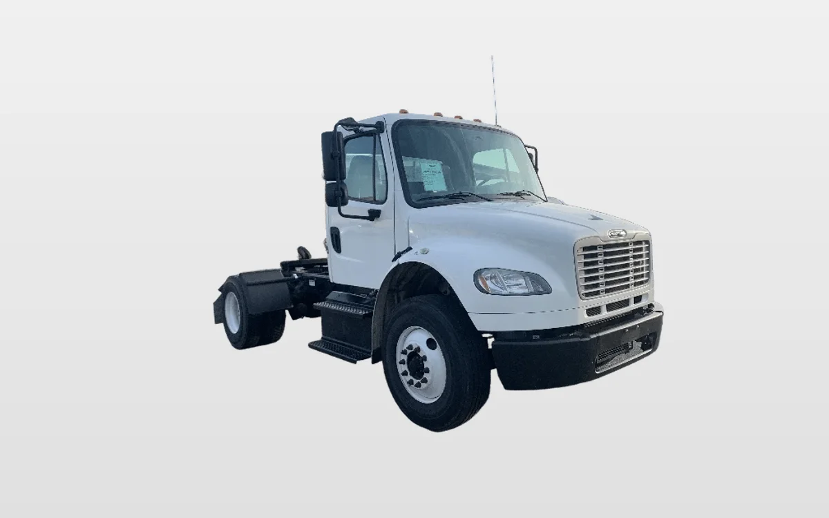 2017 Freightliner M2 106 - image 1
