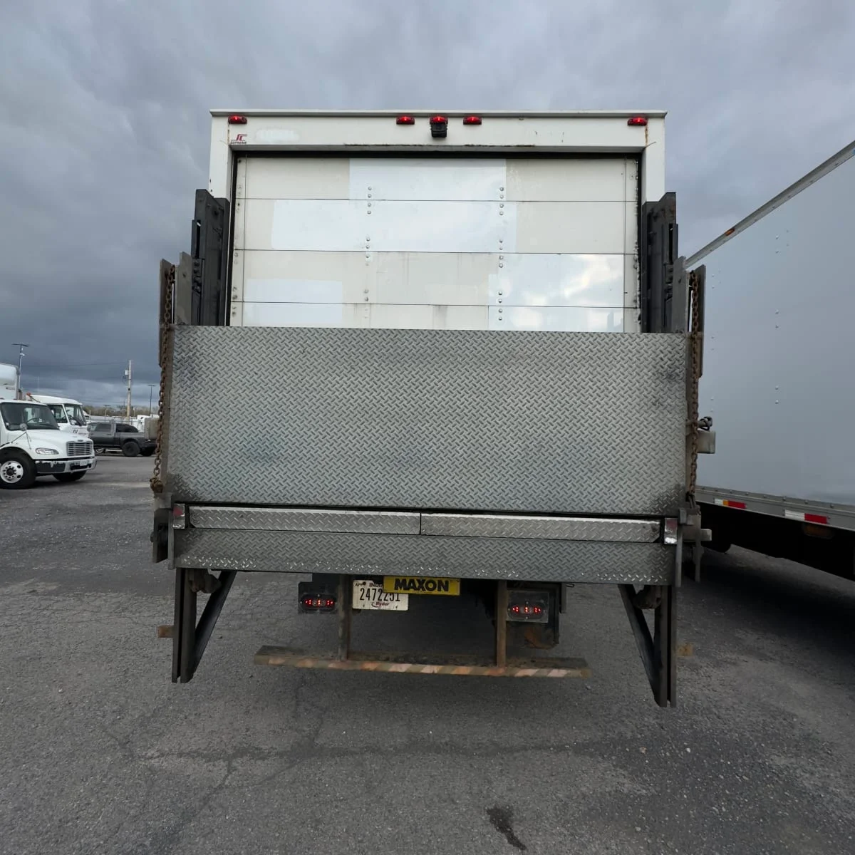 2016 Hino 338 - image 5