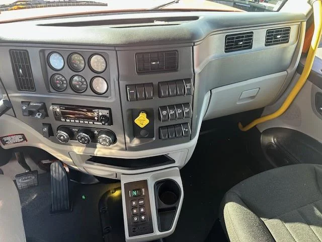 2026 Peterbilt 567 in Tampa, FL — photo 15