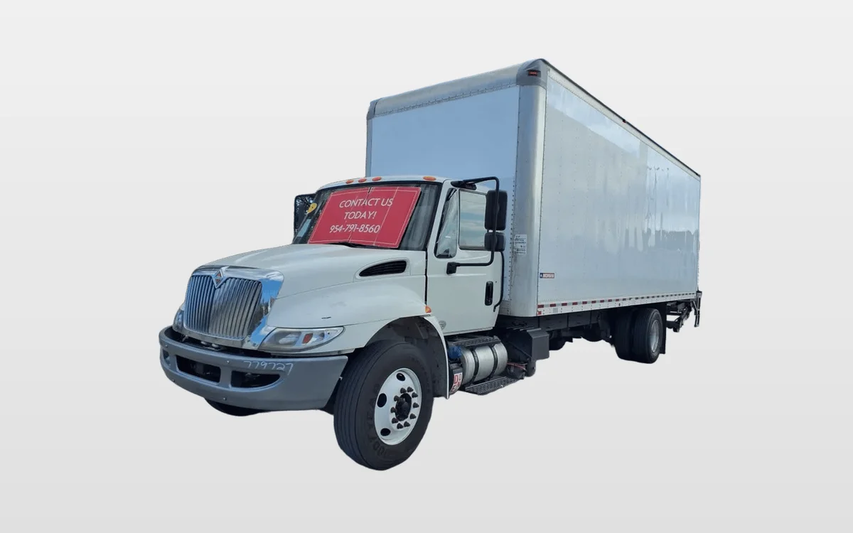 2018 International 4300 - image 1