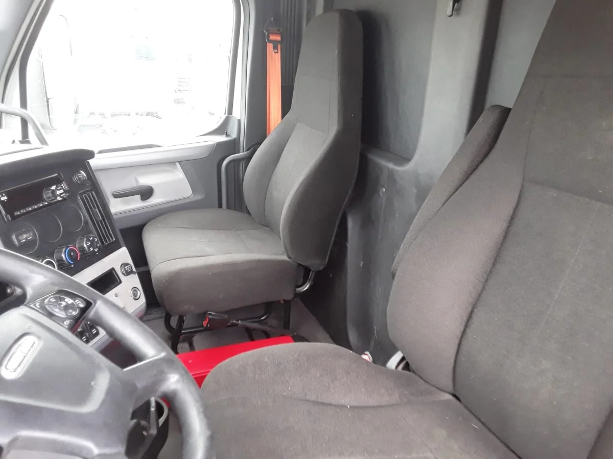 2022 Freightliner Cascadia in La Vergne, TN — photo 7