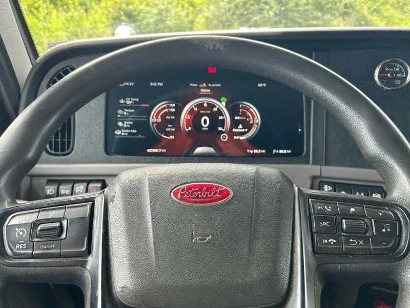 2022 Peterbilt 389 in Richmond, VA — photo 17