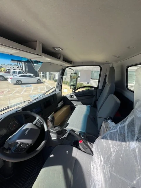 2026 Isuzu NRR in Houston, TX — photo 4