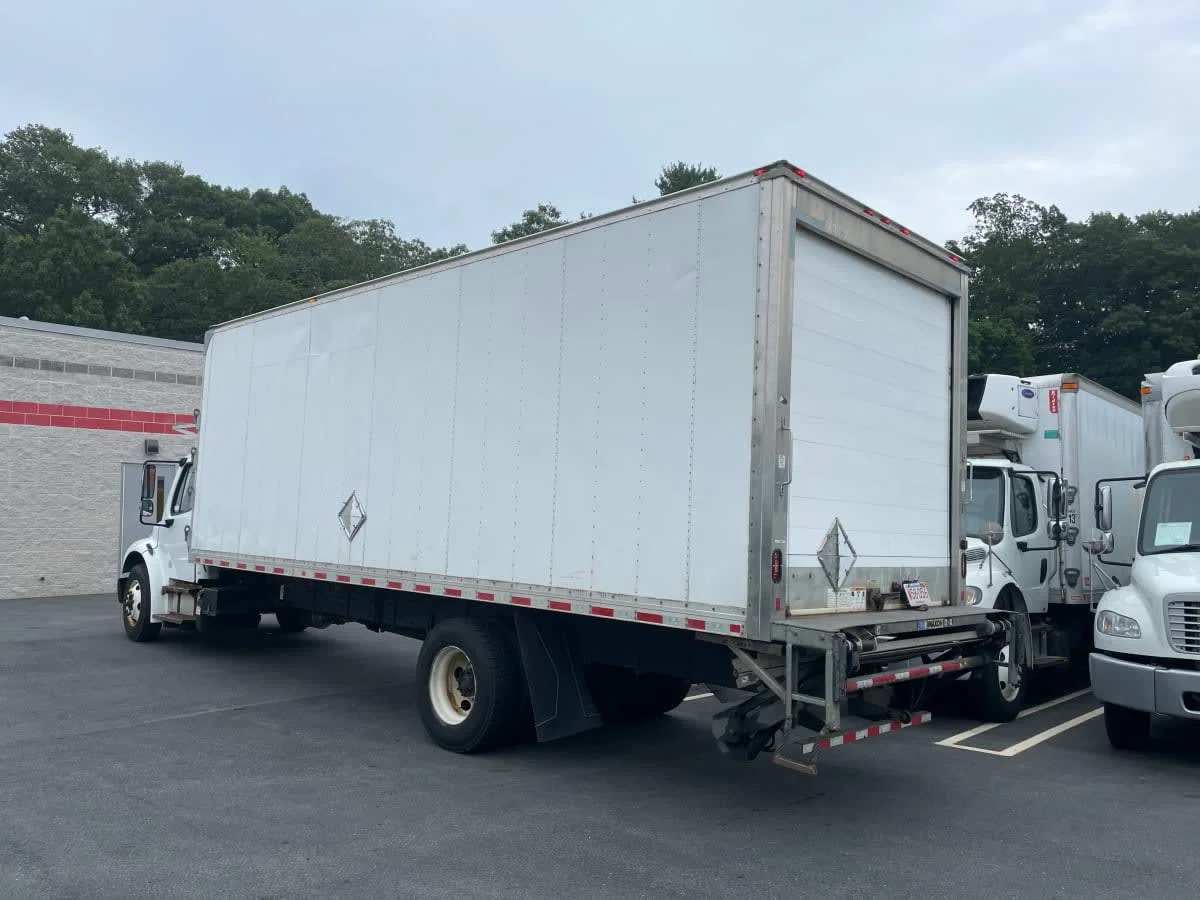 2018 Freightliner M2 106 in Norwood, MA — photo 6