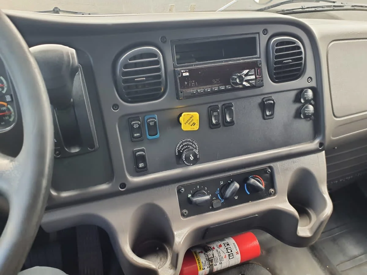 2019 Freightliner M2 106 in Springfield, MA — photo 7