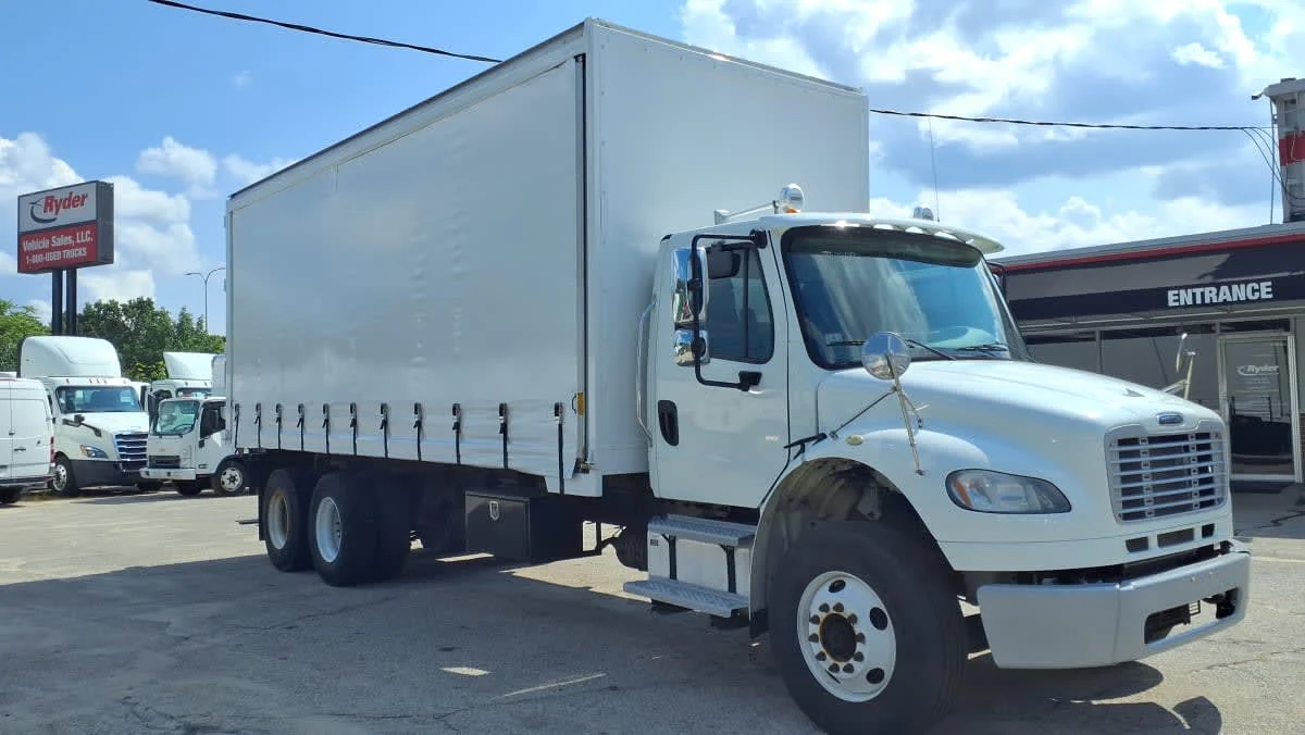 2020 Freightliner M2 106 in Warwick, RI — photo 3