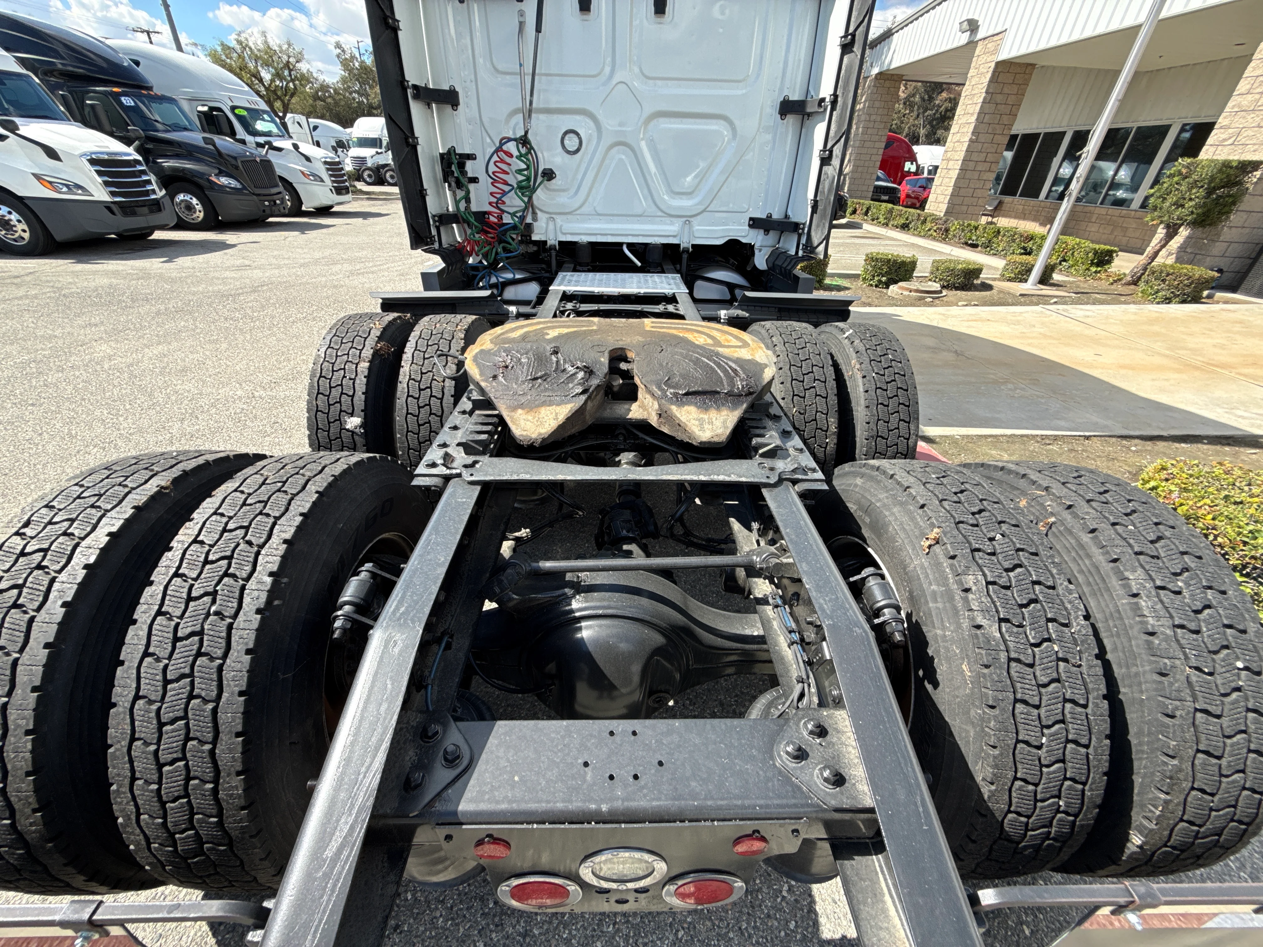 2023 Freightliner Cascadia in Selectrucks Fontana, CA — photo 6