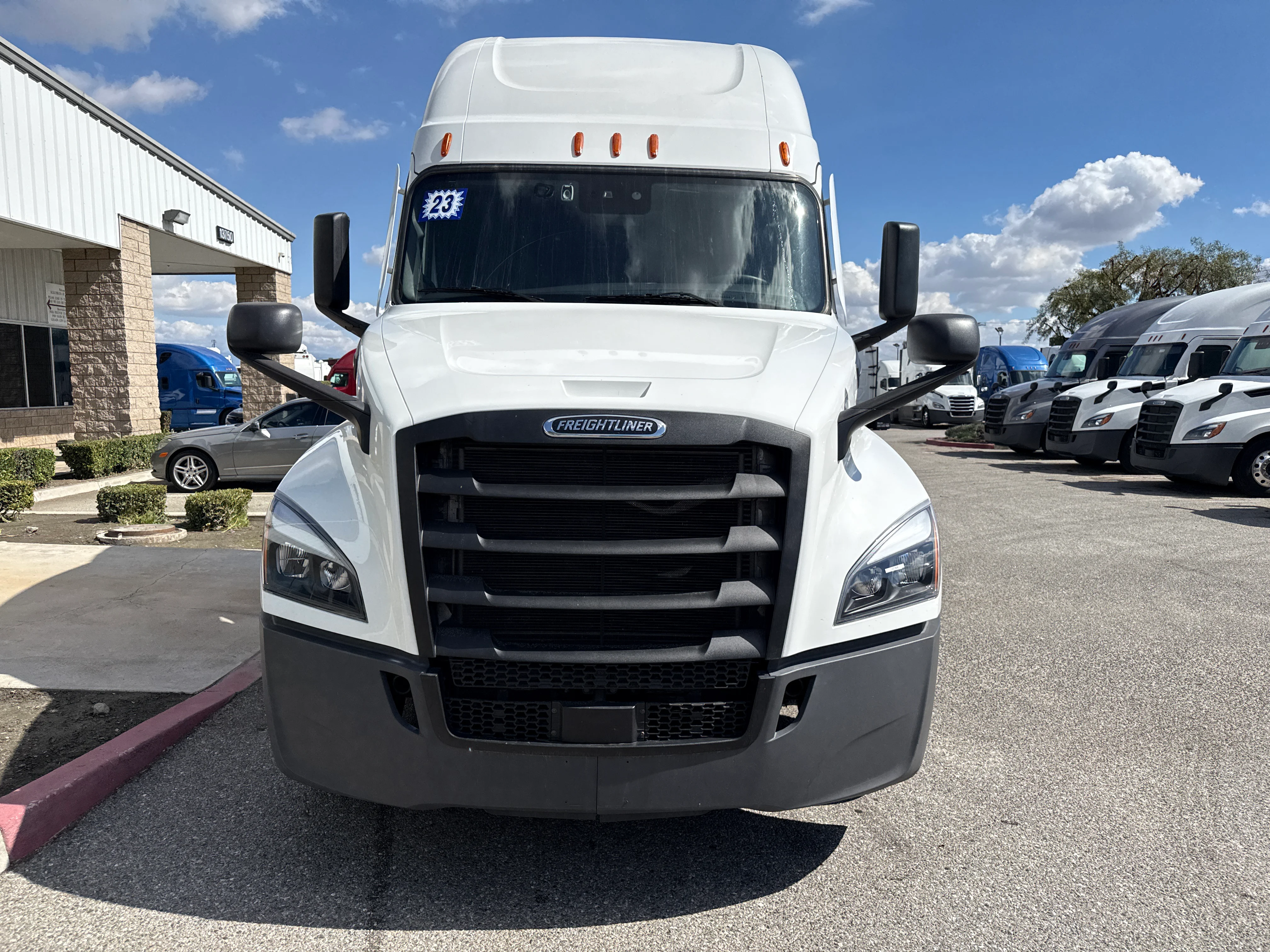 2023 Freightliner Cascadia in Selectrucks Fontana, CA — photo 2