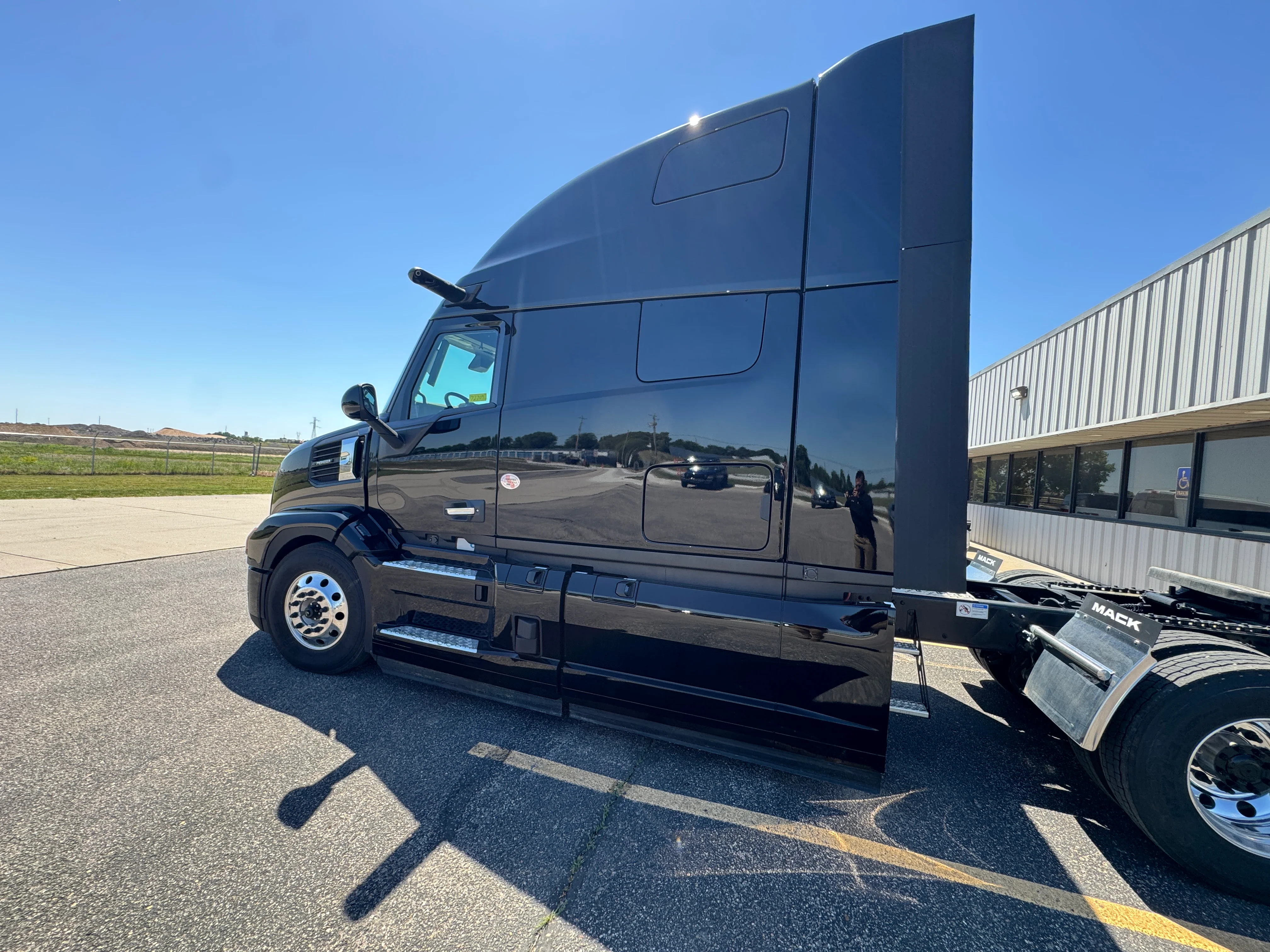 2027 Mack Pinnacle in Wichita, KS — photo 9