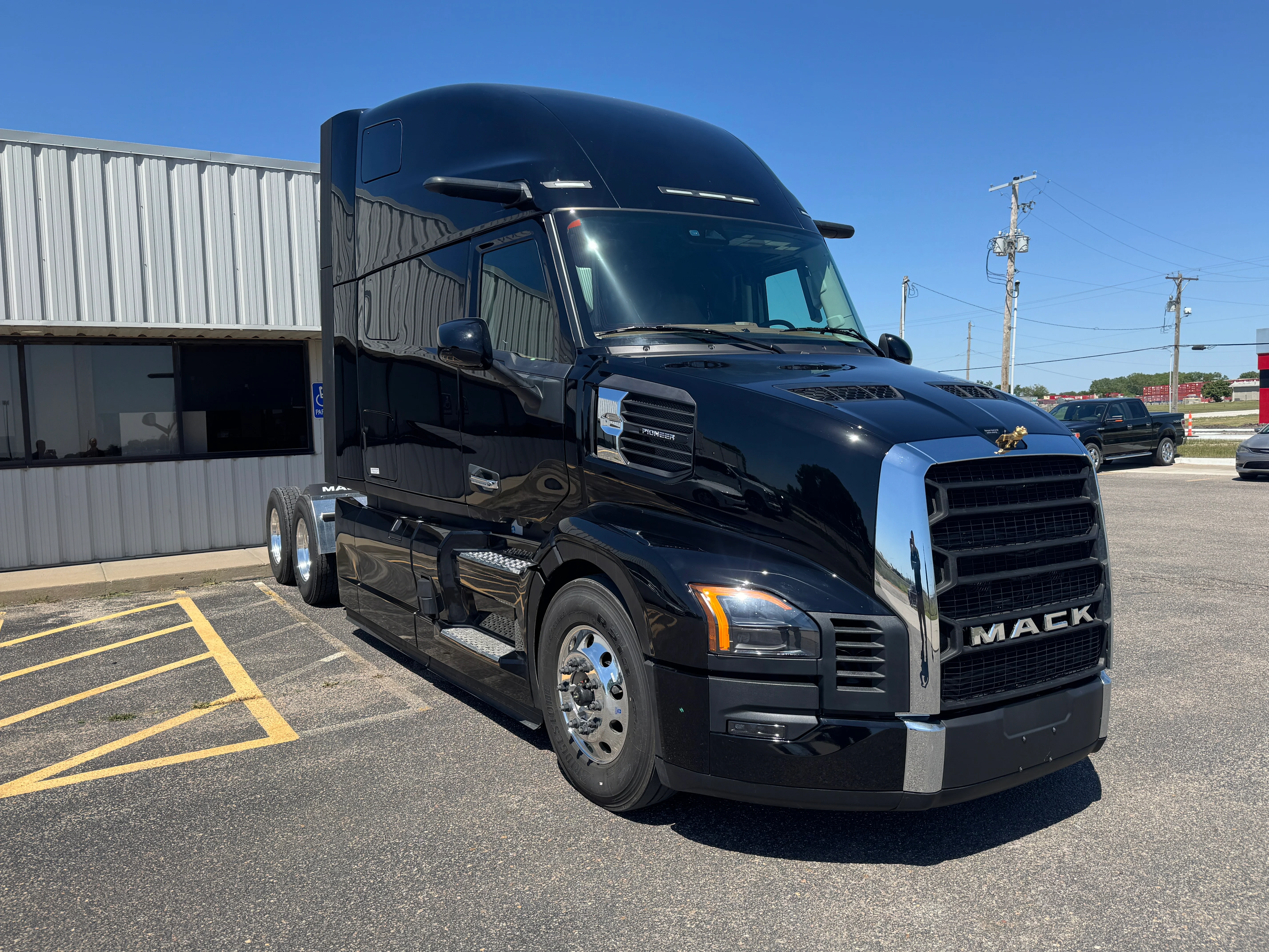2027 Mack Pinnacle in Wichita, KS — photo 3