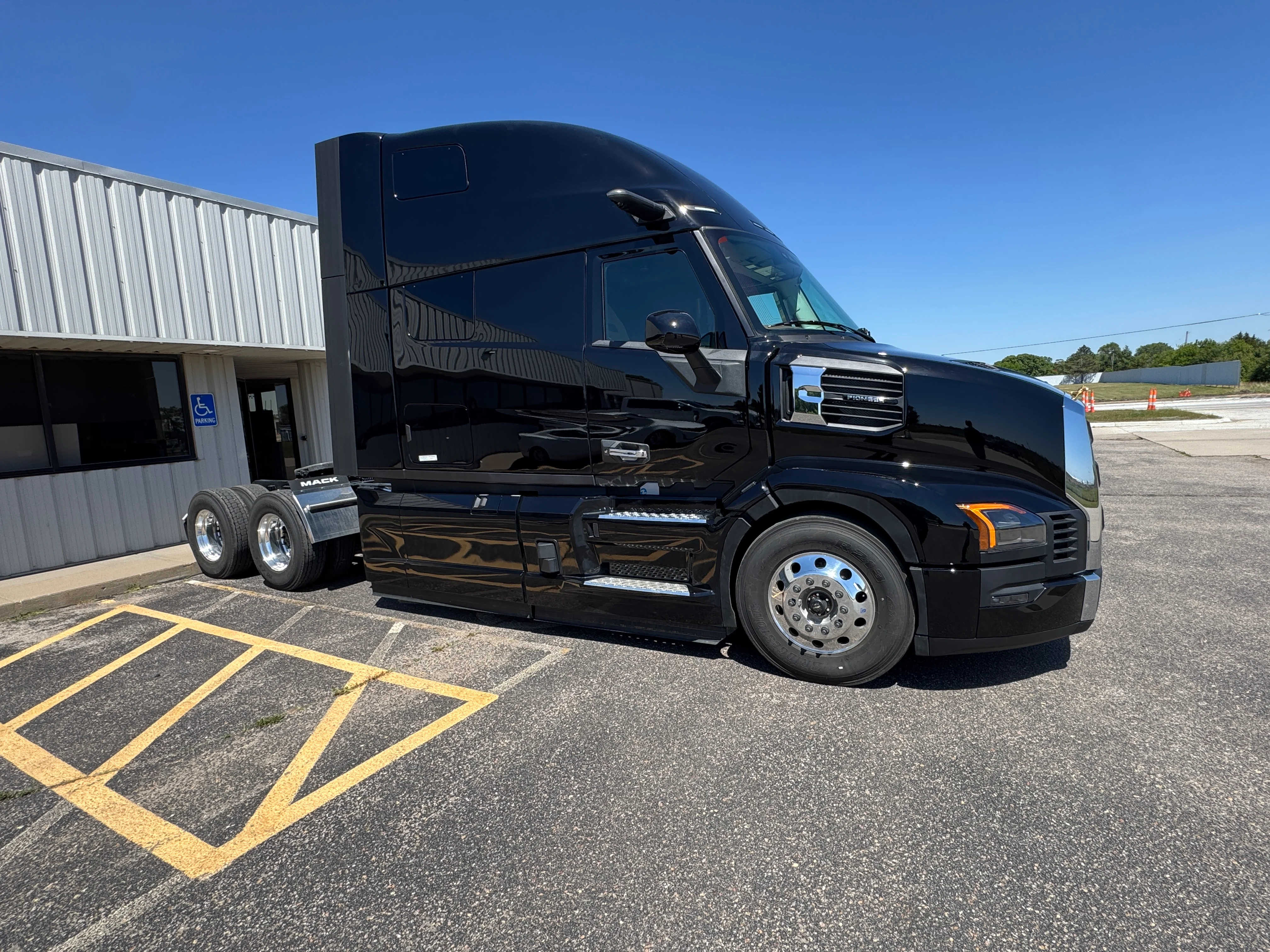 2027 Mack Pinnacle in Wichita, KS — photo 4