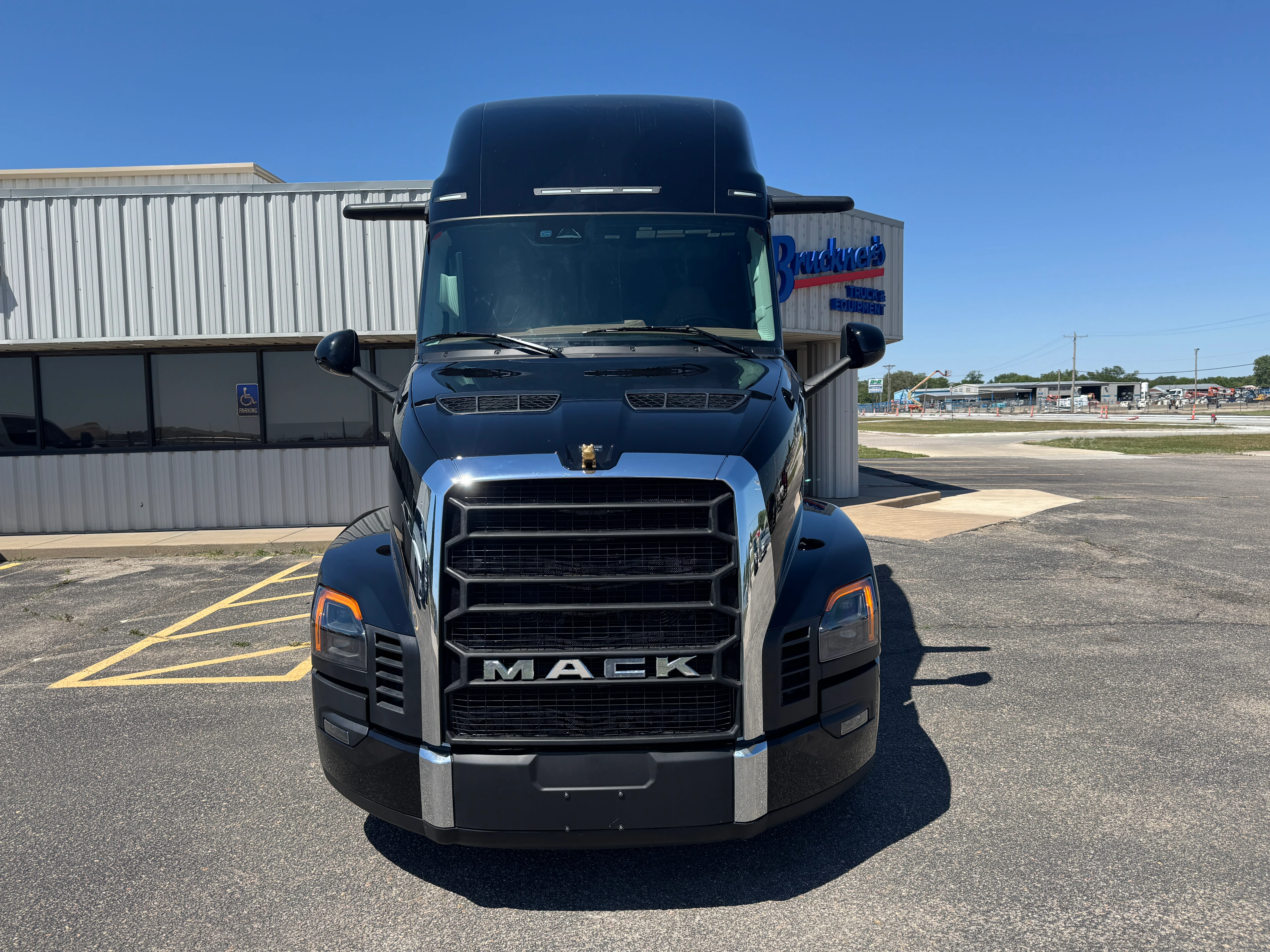 2027 Mack Pinnacle in Wichita, KS — photo 2
