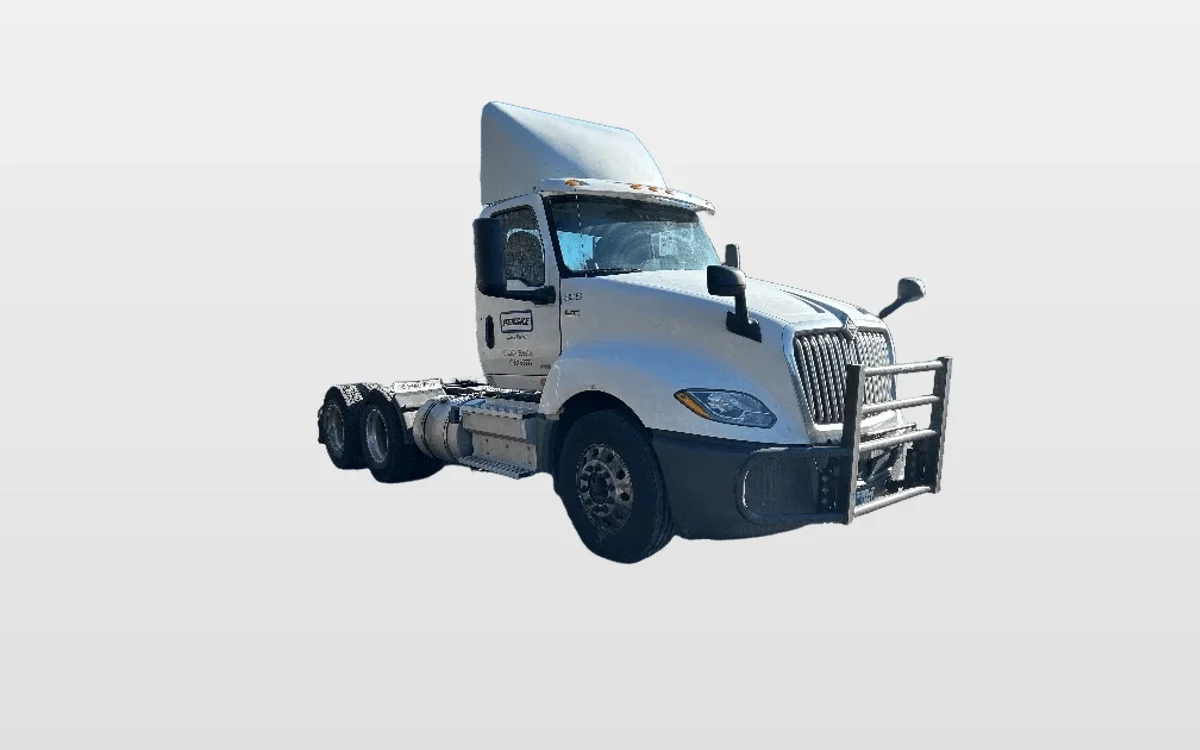 2019 International LT - image 1