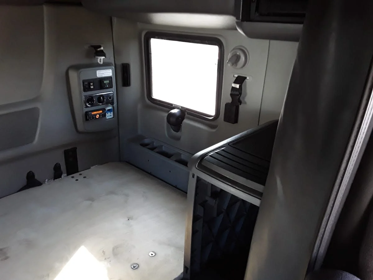 2020 International LT in Altoona, IA — photo 10
