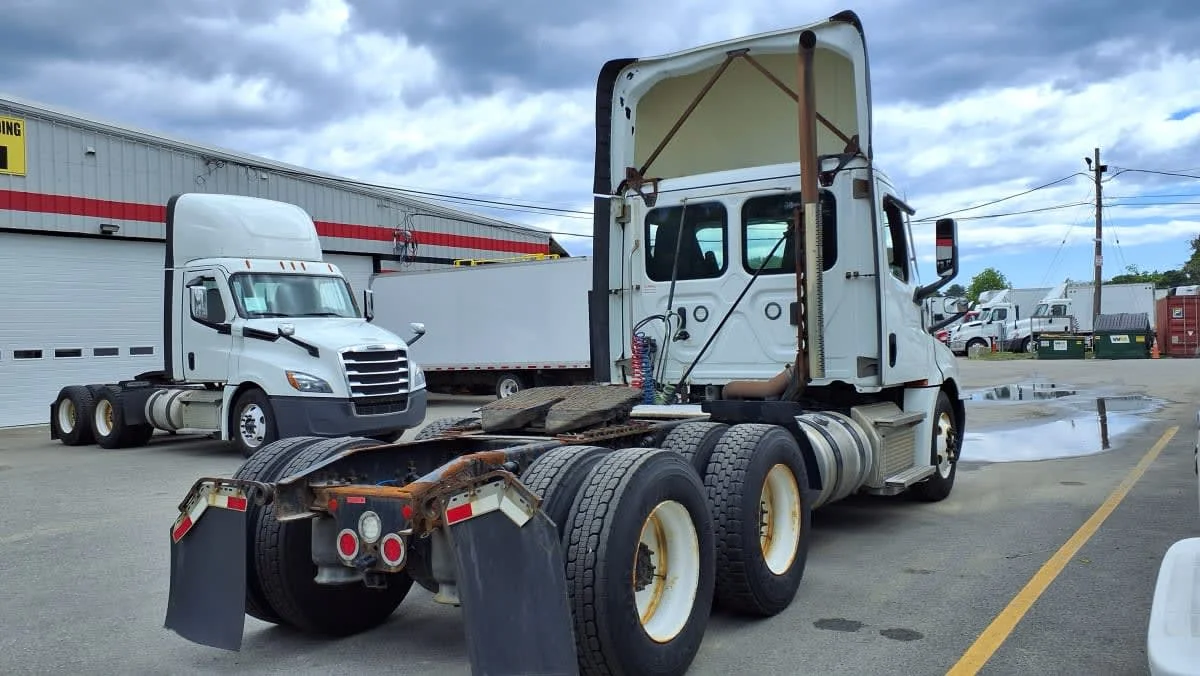 2021 Freightliner Cascadia in Salisbury, MA — photo 4