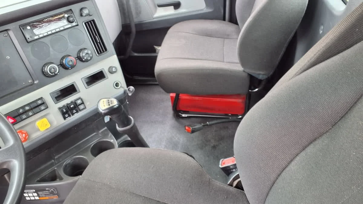 2021 Freightliner Cascadia in Salisbury, MA — photo 7