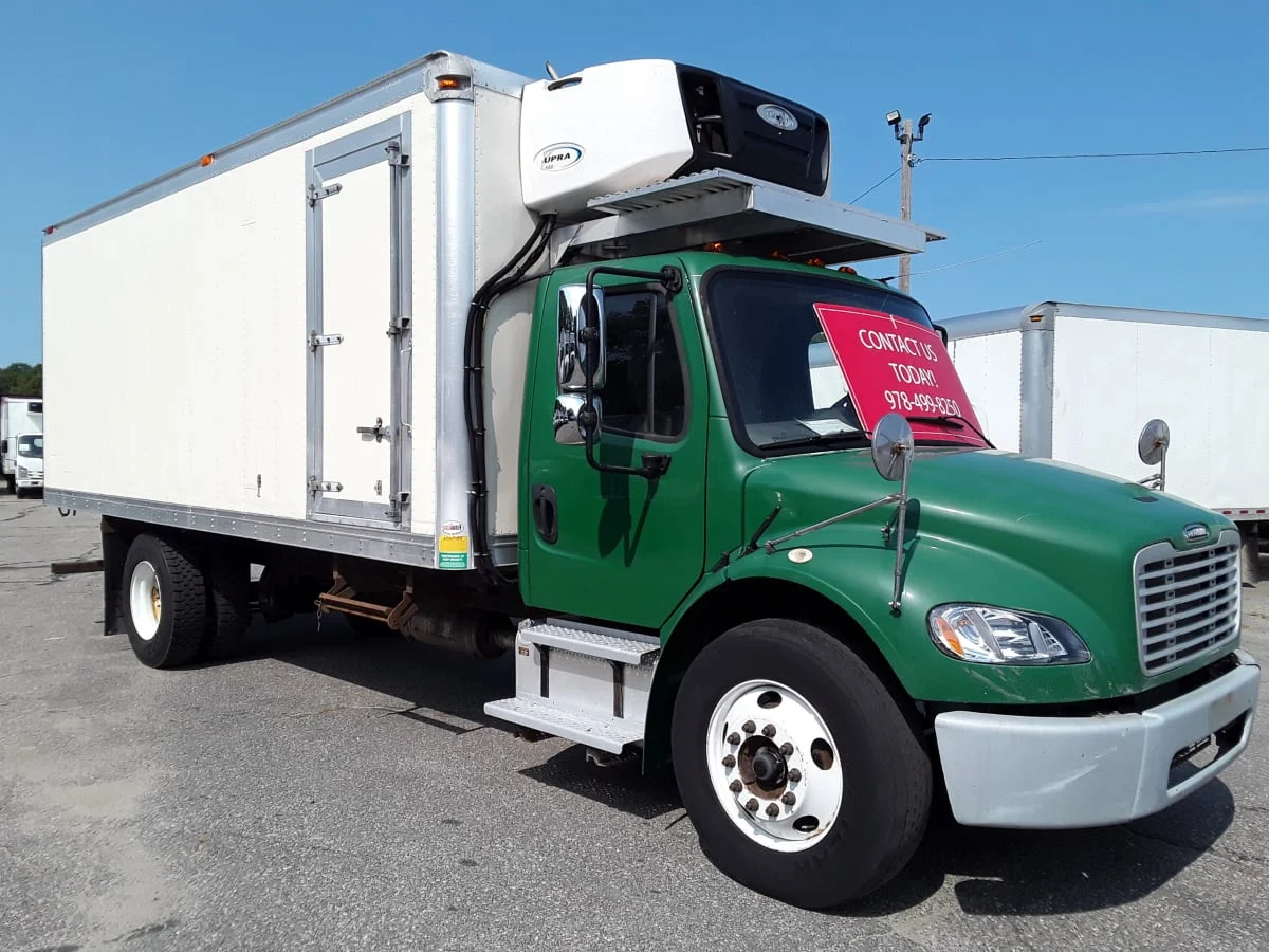 2015 Freightliner M2 106 - image 3