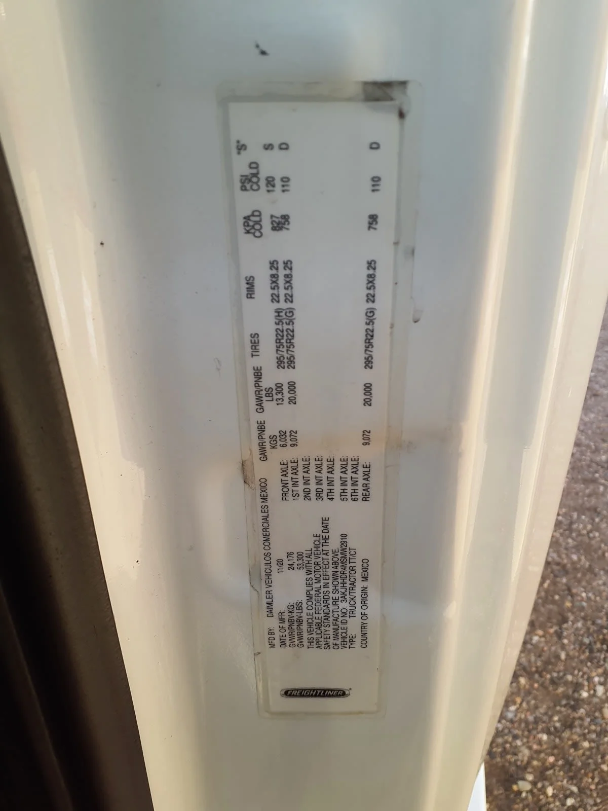 2021 Freightliner Cascadia - image 13