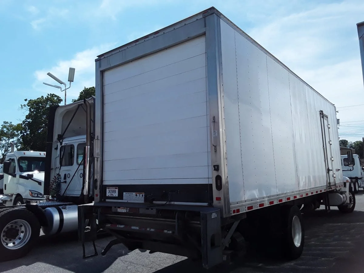 2018 International 4300 - image 4