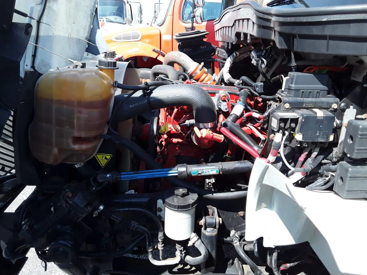 2018 International 4300 - image 10