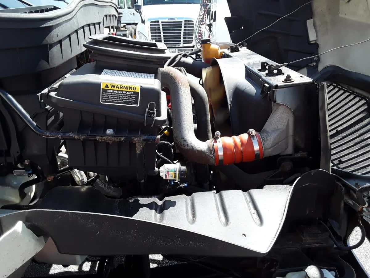 2018 International 4300 - image 14