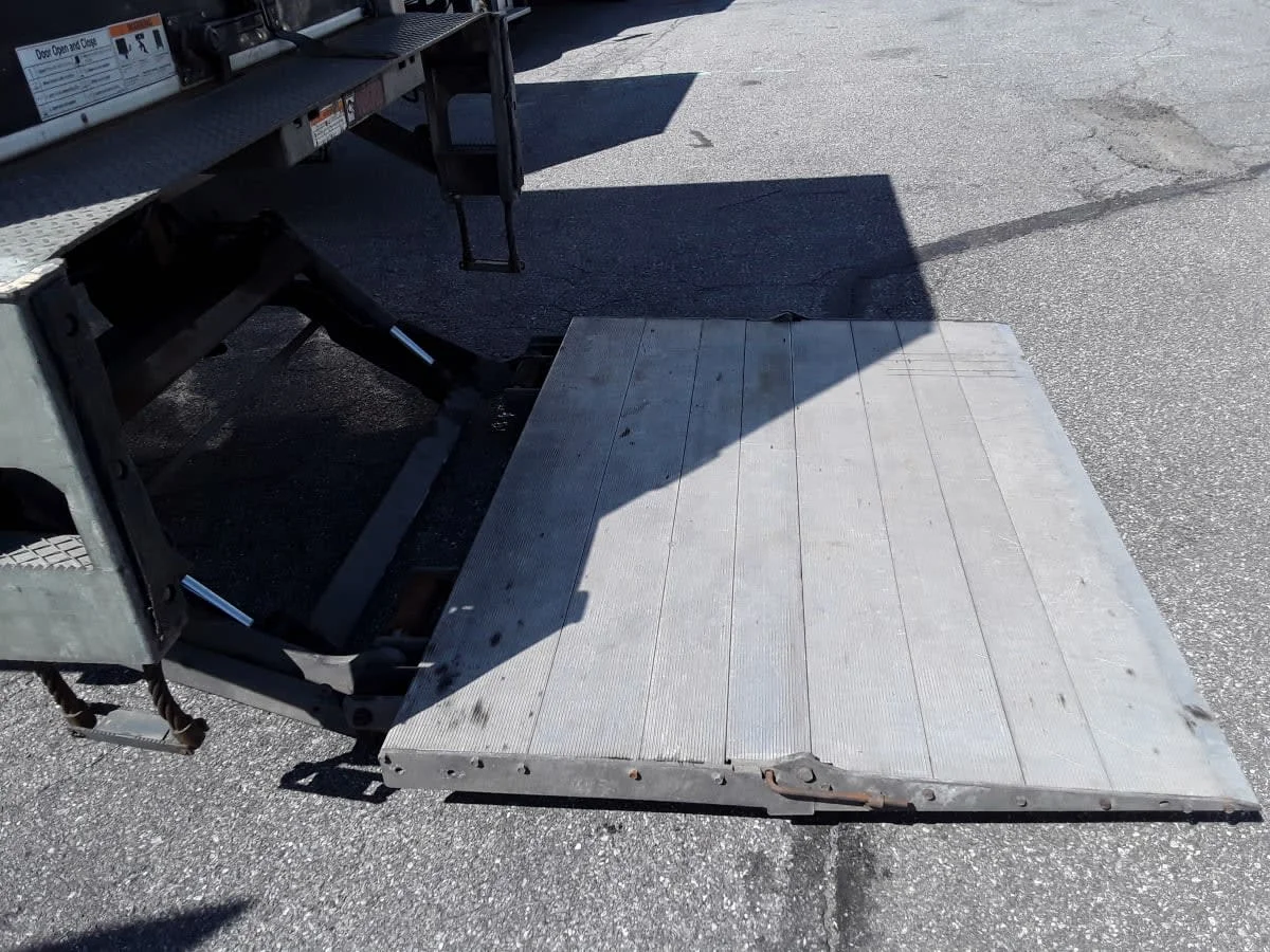 2018 International 4300 - image 13