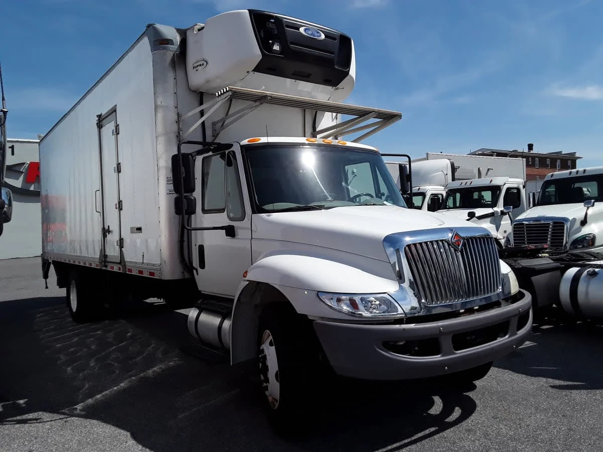 2018 International 4300 - image 3