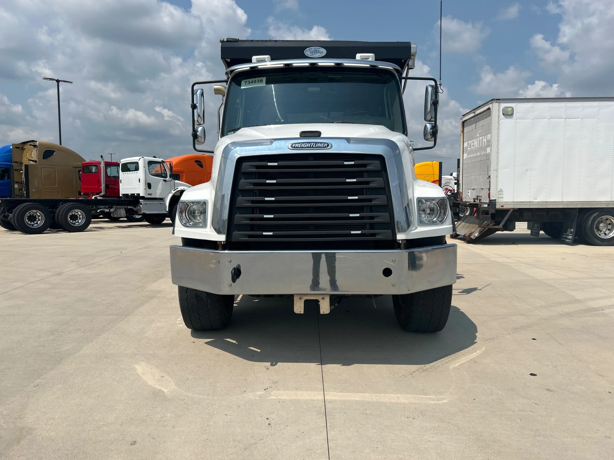 2022 Freightliner 114SD in Lafayette, IN — photo 2