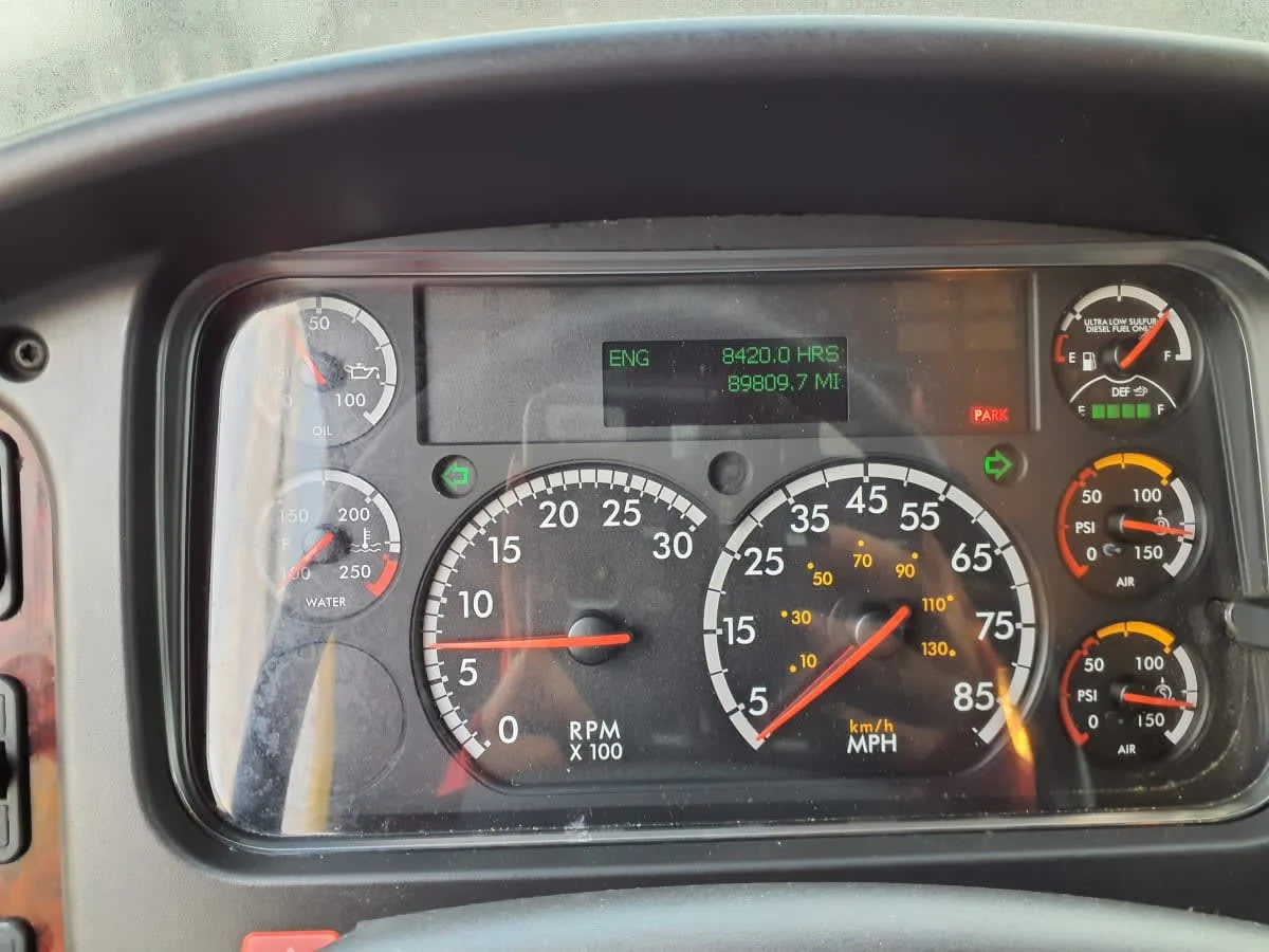 2016 Freightliner M2 106 - image 10