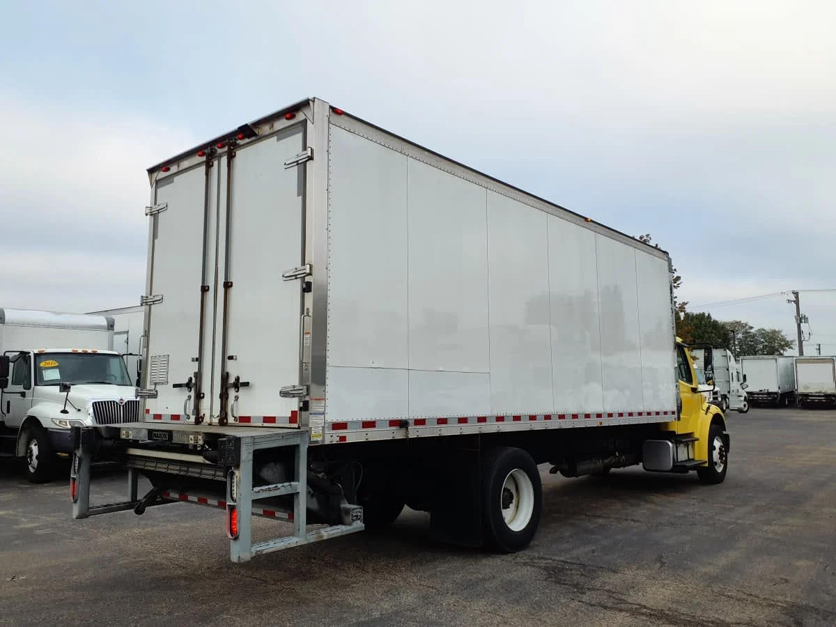 2016 Freightliner M2 106 - image 4