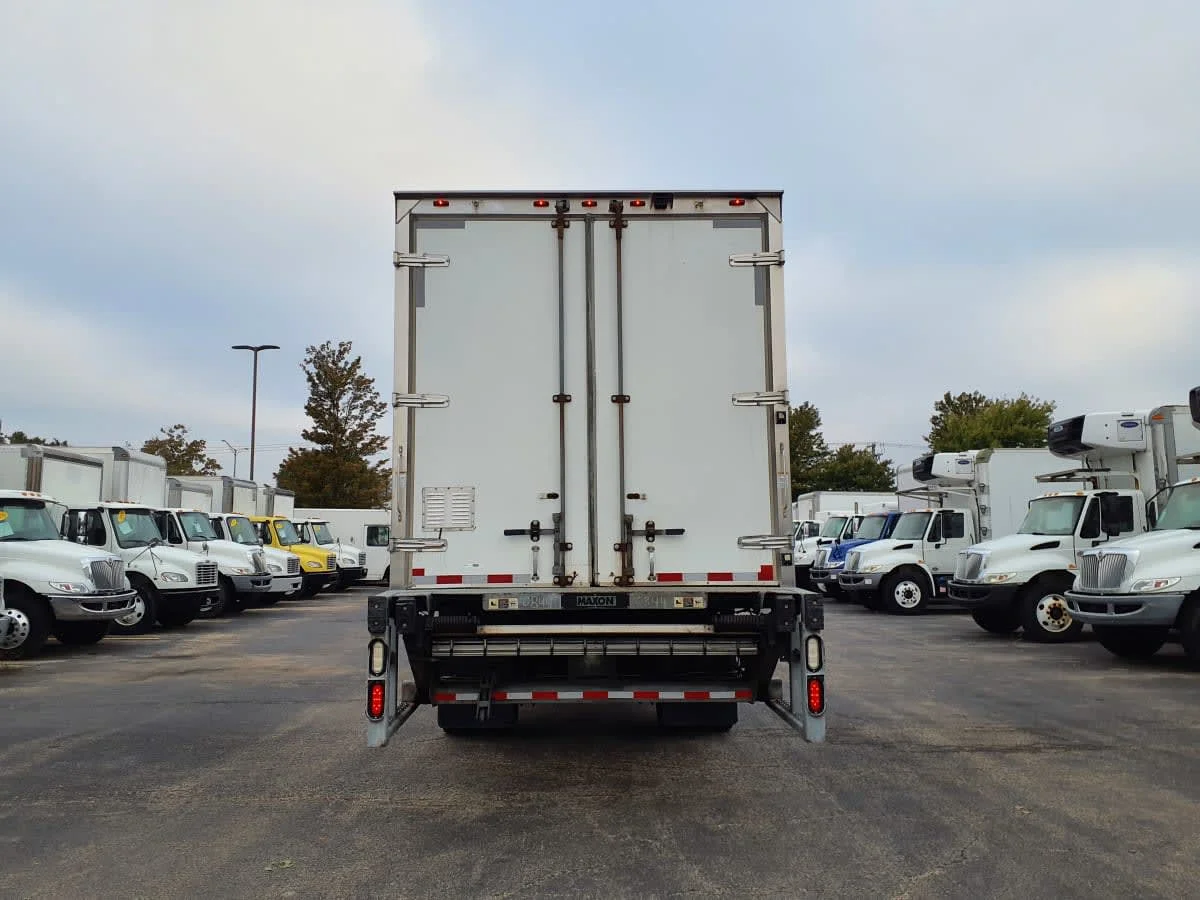 2016 Freightliner M2 106 - image 5