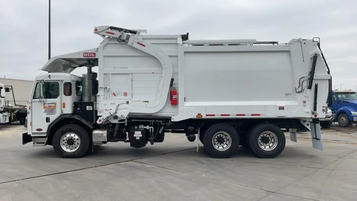 2025 Peterbilt 520 — photo 5