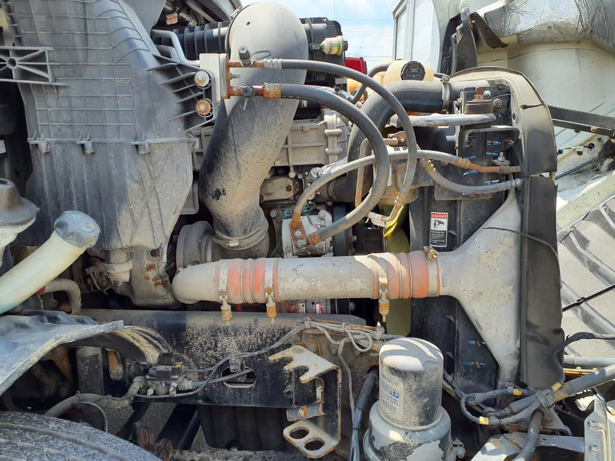 2019 Freightliner Cascadia - image 10