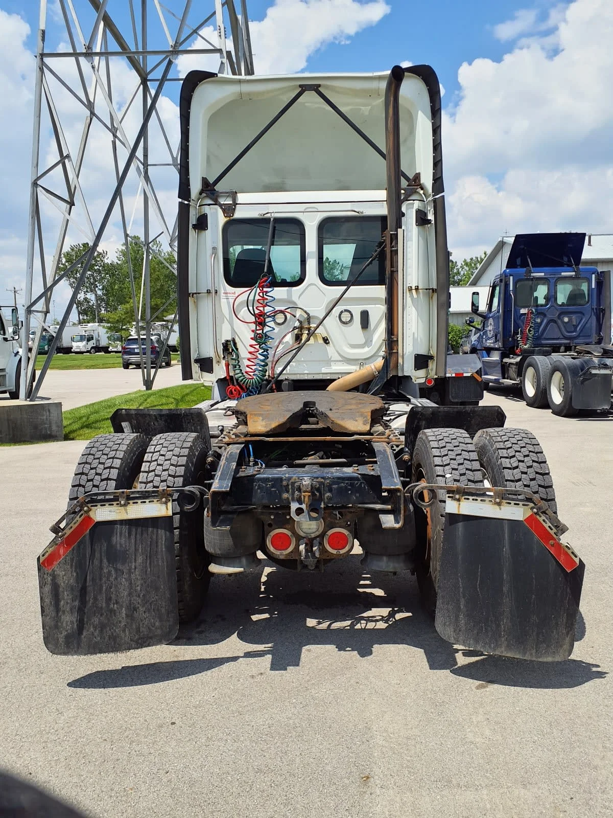 2019 Freightliner Cascadia in Indianapolis, IN — photo 5
