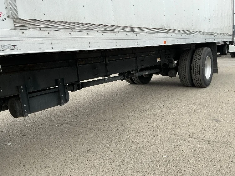 2019 Hino 268 - image 5