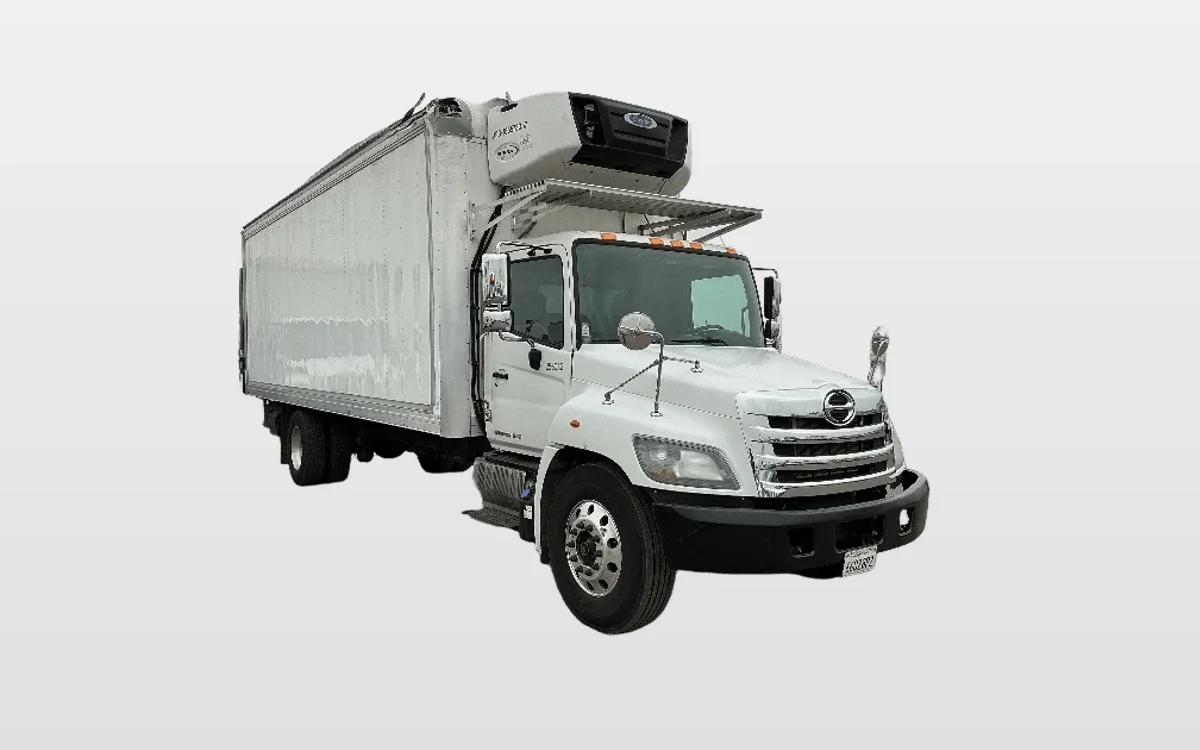 2019 Hino 268 - image 1