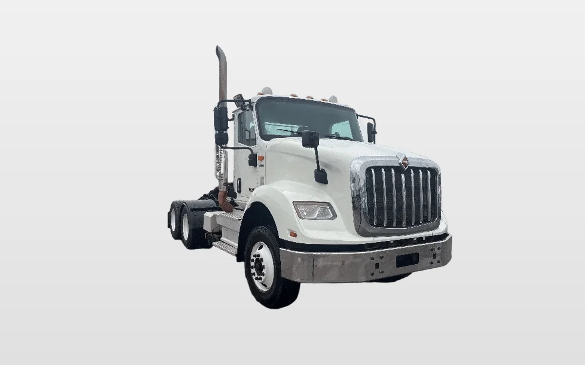 2021 International HX - image 1