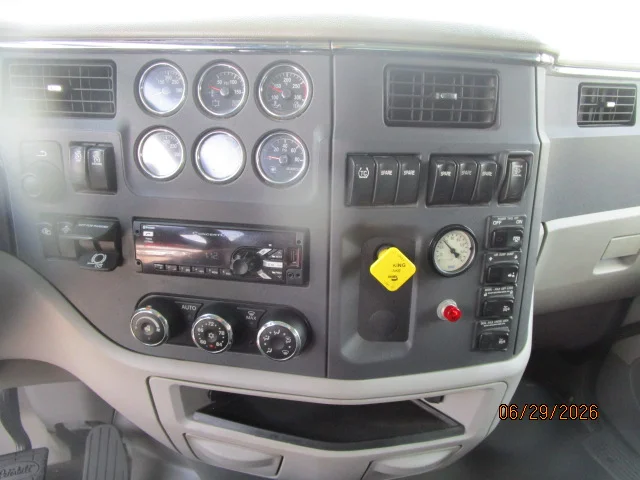 2019 Peterbilt 567 in Butler, PA — photo 11