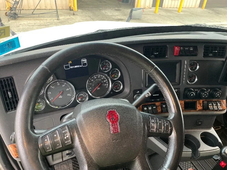 2020 Kenworth T680 - image 10