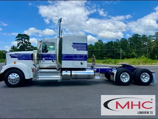 2027 Kenworth W900 in Longview, TX — photo 4