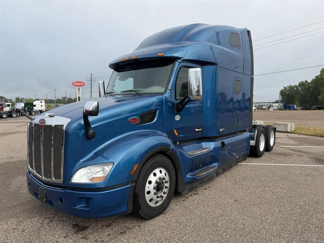2020 Peterbilt 579 in Eau Claire, WI — photo 12