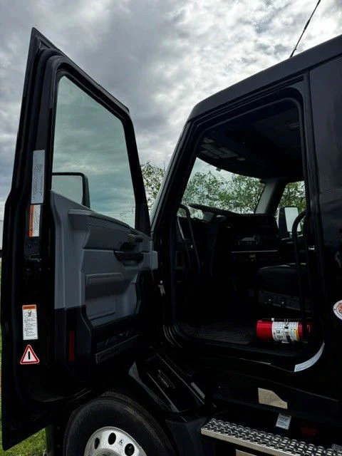 2027 Mack Anthem - image 6