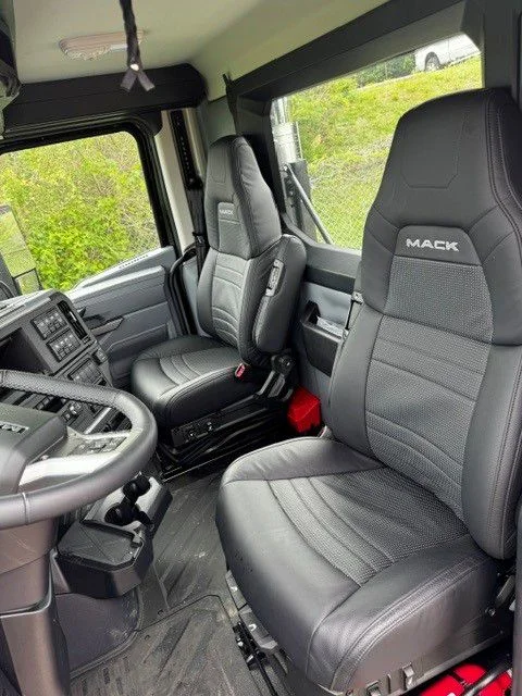 2027 Mack Anthem - image 5