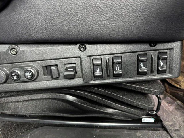 2027 Mack Anthem - image 11