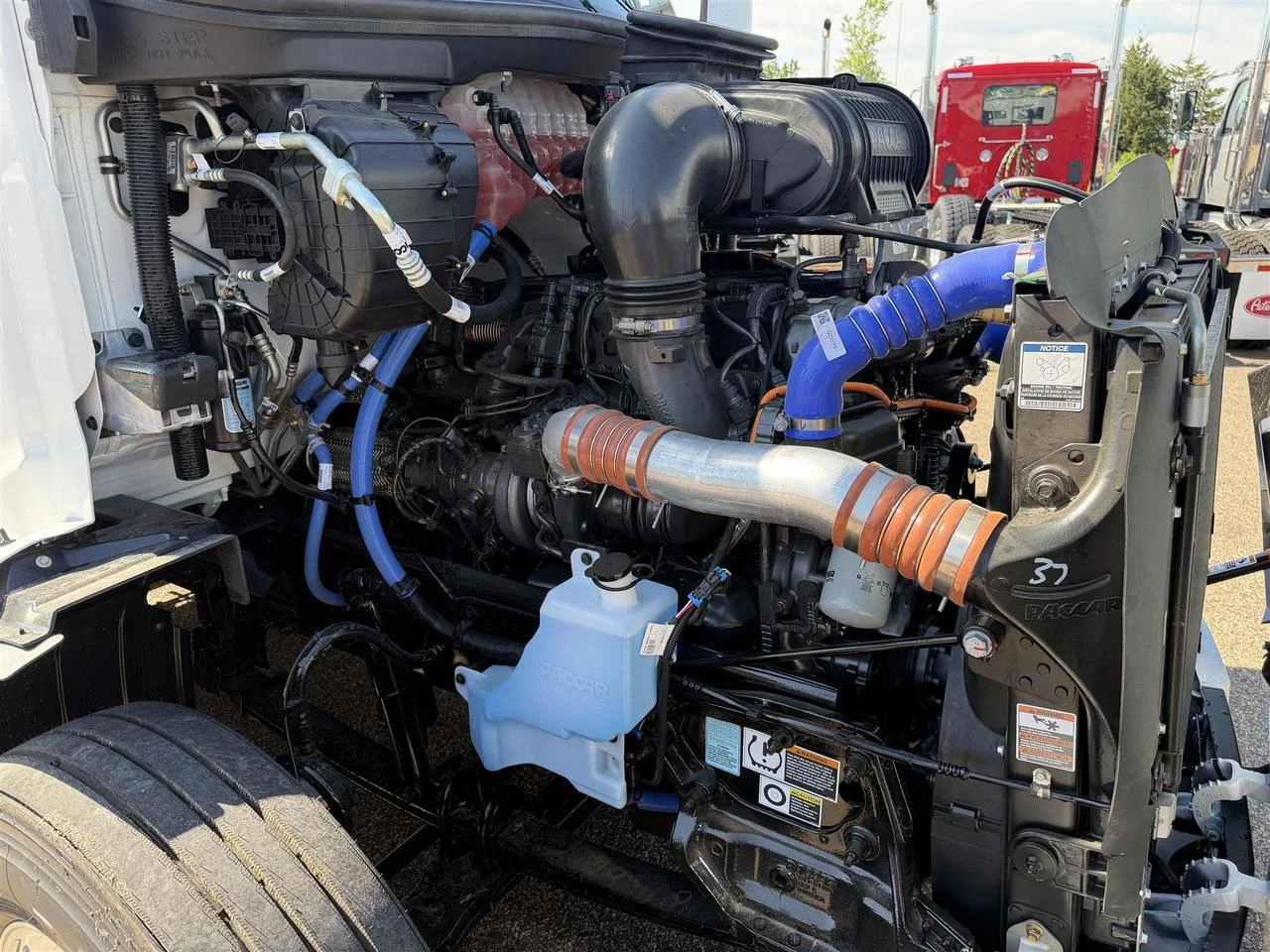 2027 Peterbilt 579 in Eau Claire, WI — photo 4