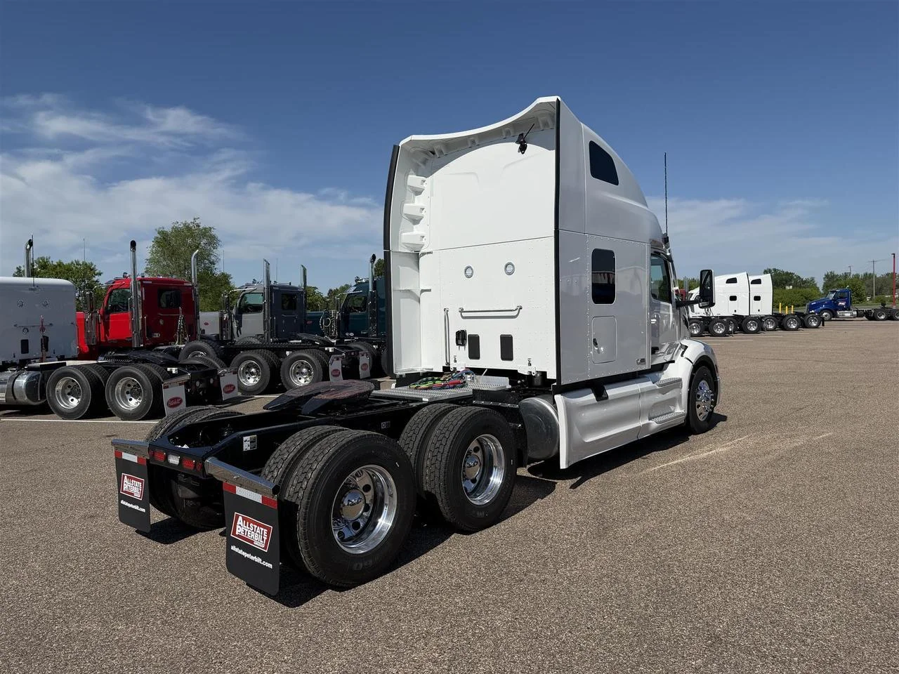 2027 Peterbilt 579 in Eau Claire, WI — photo 3